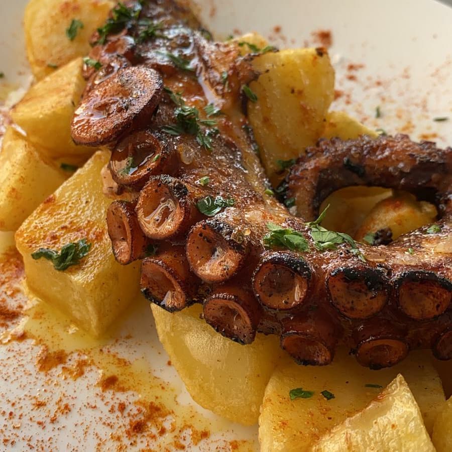Restaurante Taperia puerto — Comida y bebida