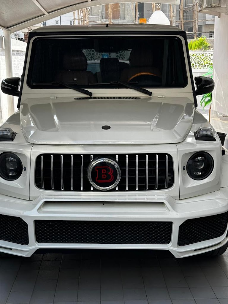 KAP CAR RENTAL IKEJA - AIRPORT PICK UP, PRADO FOR RENT, LIMO FOR RENT, HILUX ESCORT FOR RENT em Ikeja