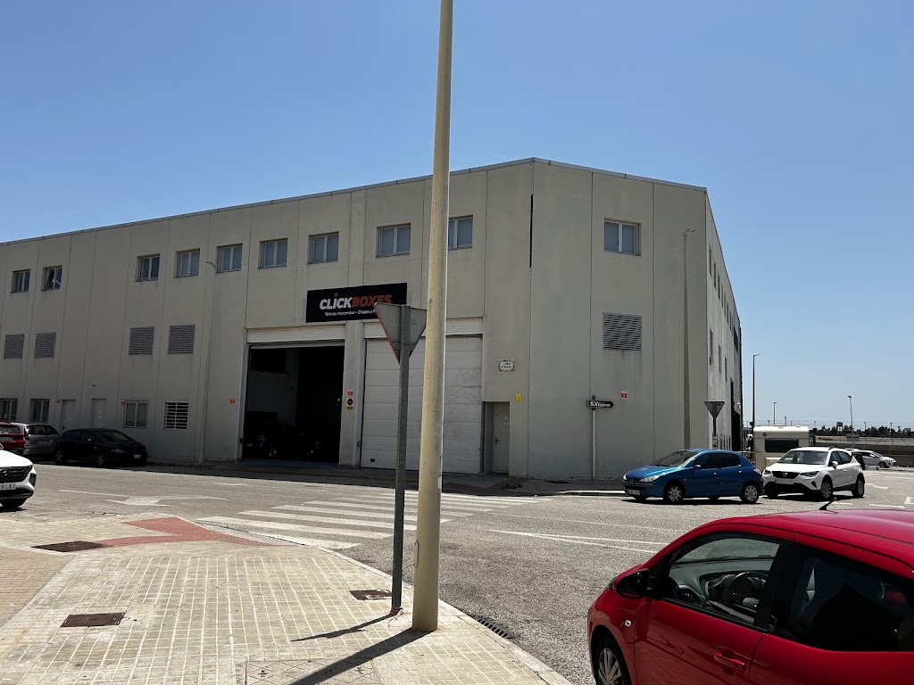 ClickBoxes Manises , mecanica , plancha y pintura.