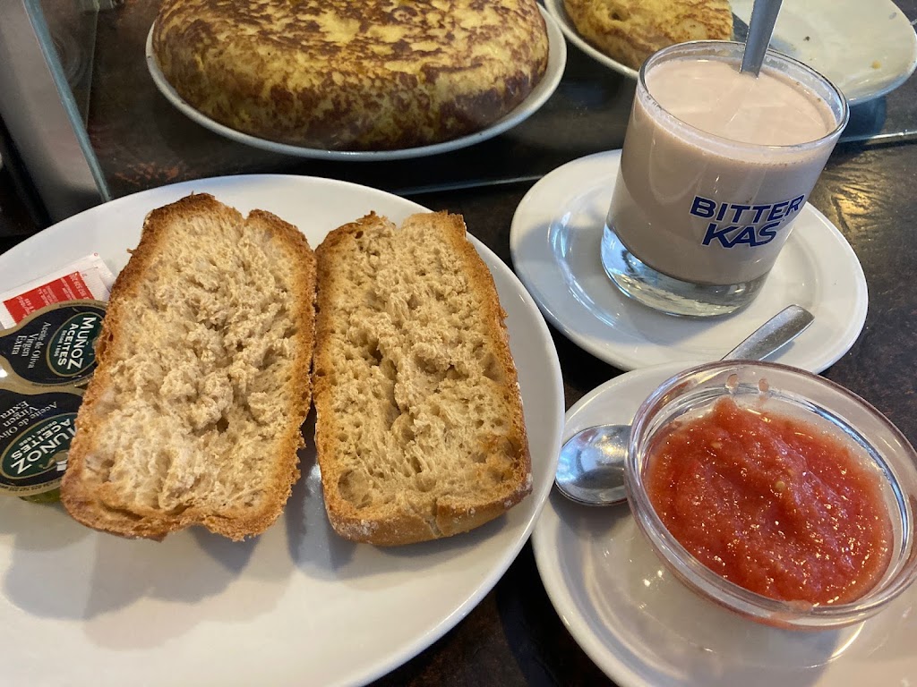 Cafeteria Polvoranca — Comida y bebida