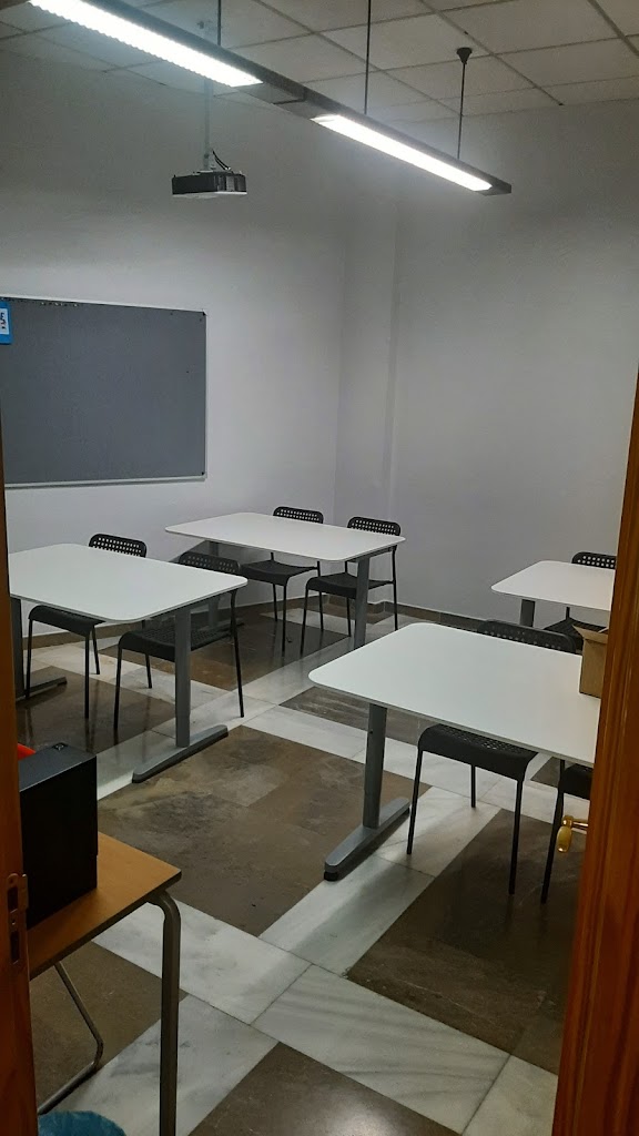 Alhaurin School of English — Del propietario