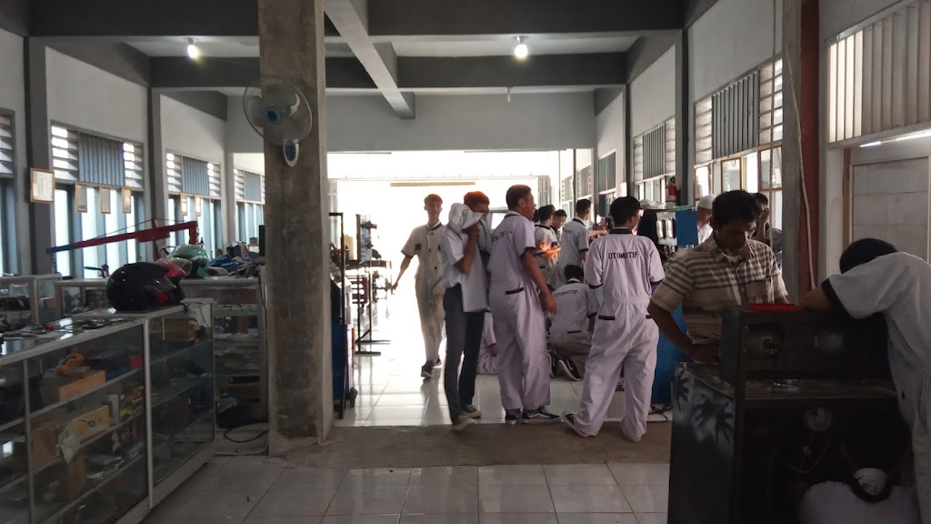 Otomotif workshop SMK Pasundan 1 Cianjur