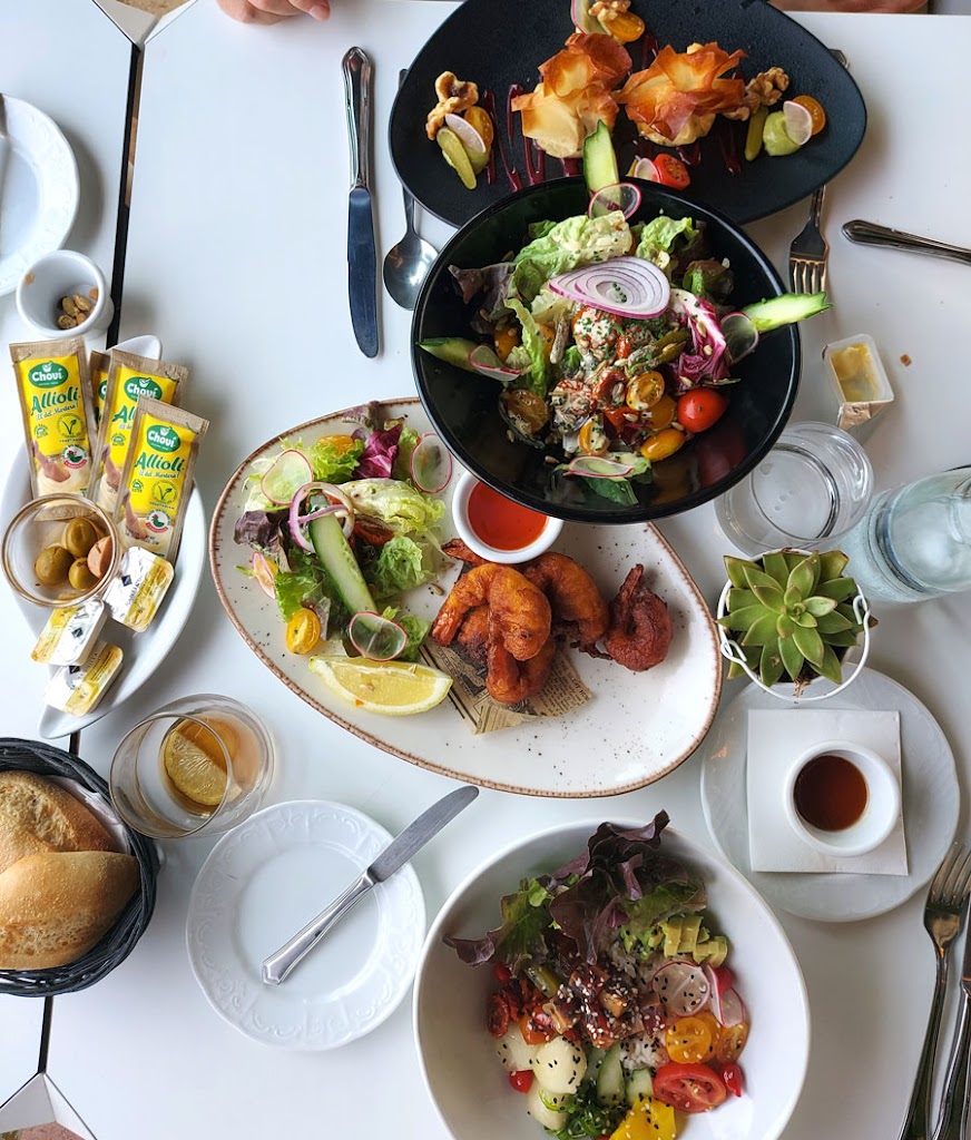 La Terraza by Helen — Comida y bebida