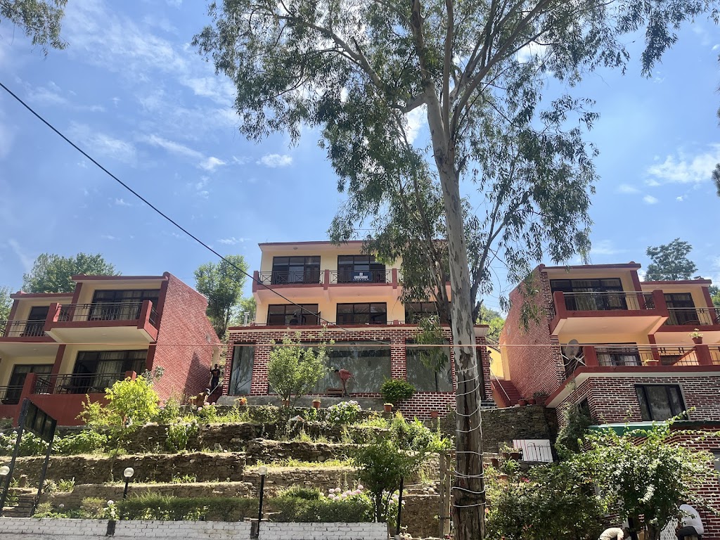 Crestmont Snow View Best Hotel In Ranikhet