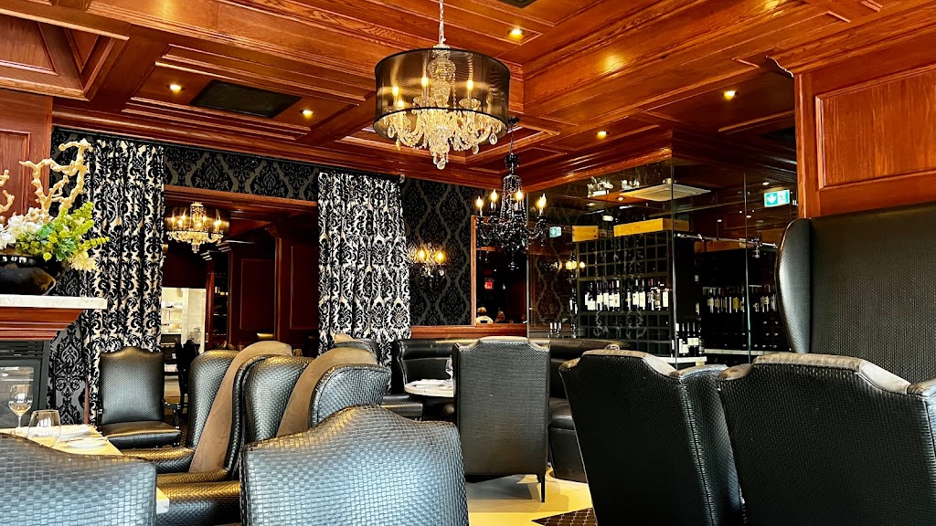 Stakeout Dining Room & Lounge