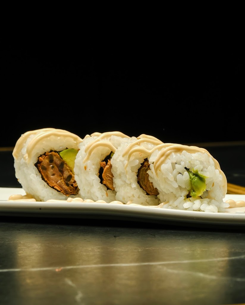 Yako Sushi Figueres — Comida y bebida