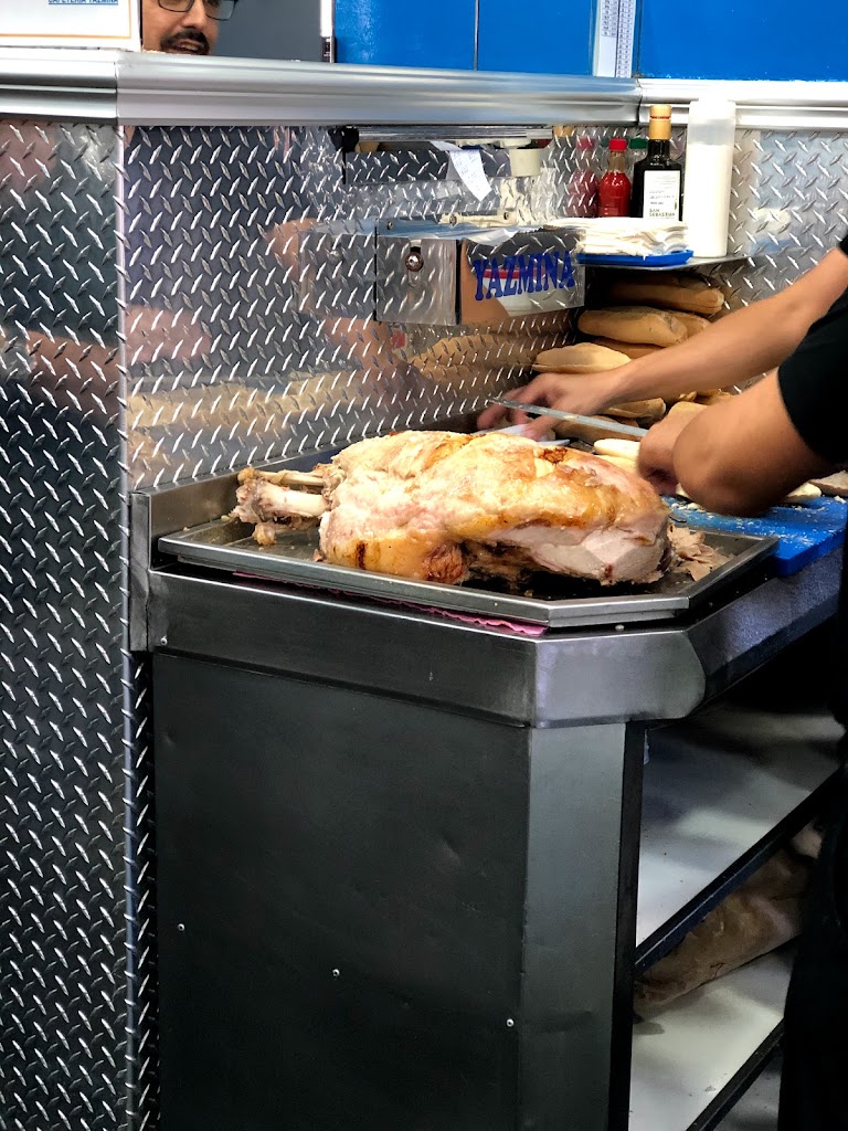 Cafeteria Yazmina — Comida y bebida