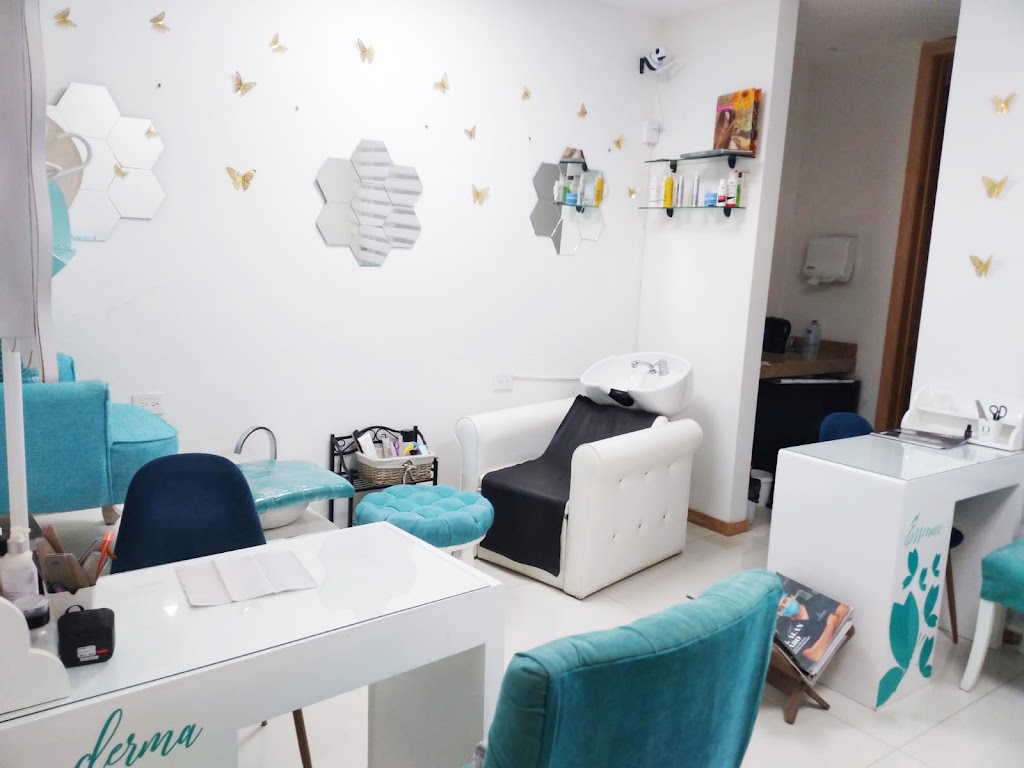 CLINICA DE BELLEZA DERMAESSENCE