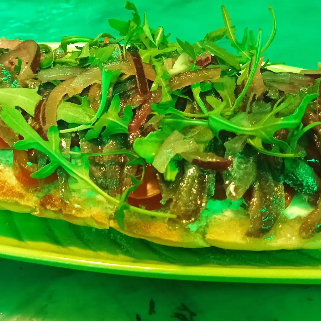 Bar Madre Selva — Comida y bebida