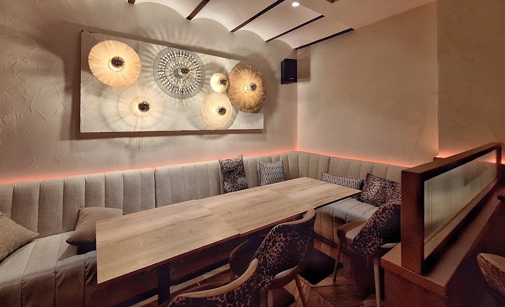 Kampala Lounge Cafeteria — Ambiente