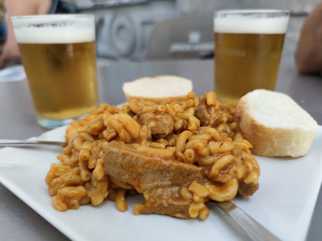 Bar La Tasca — Comida y bebida