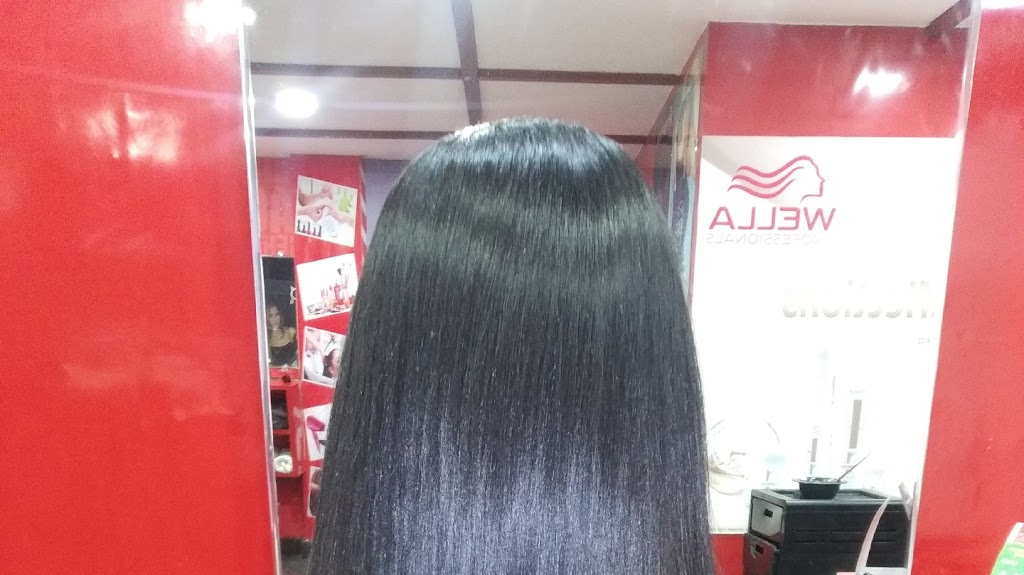 Wella Professional Enrich Hair Beauty Makeup Studio Unisex Salon