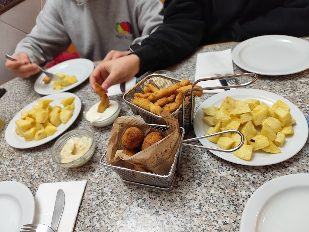 Meson Aguia — Comida y bebida