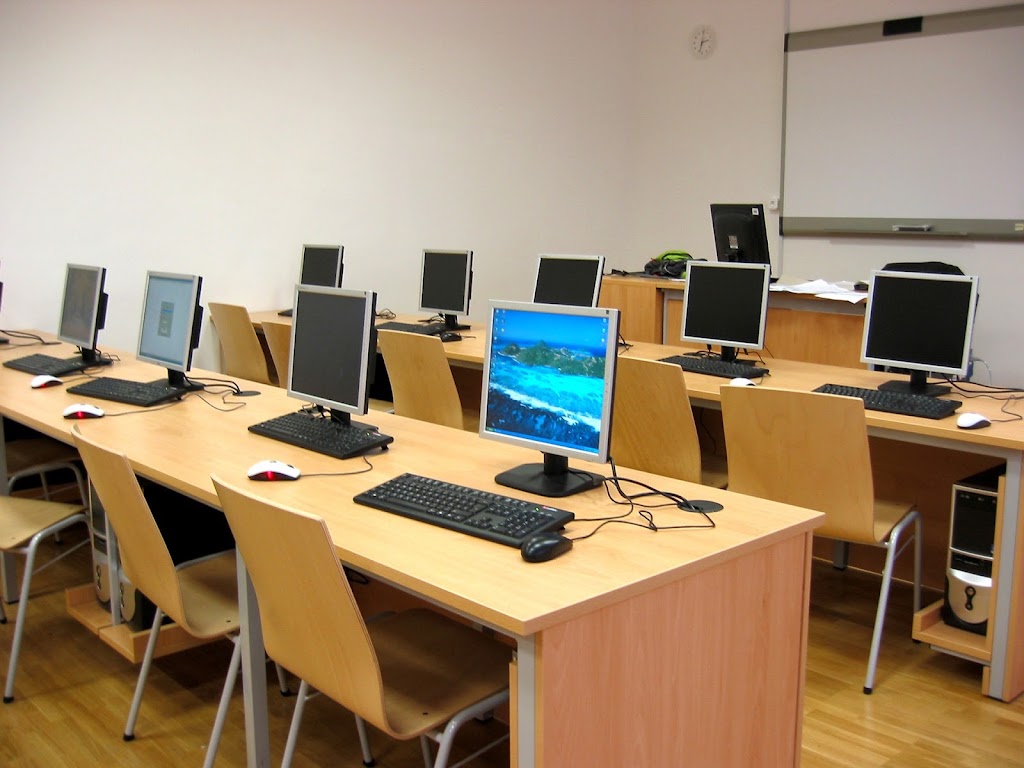 Escuela de Alta Gestion Empresarial S.L. — Del propietario
