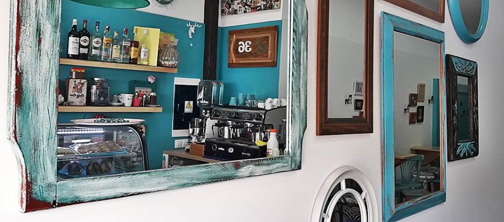 El 36 Cafe — Ambiente