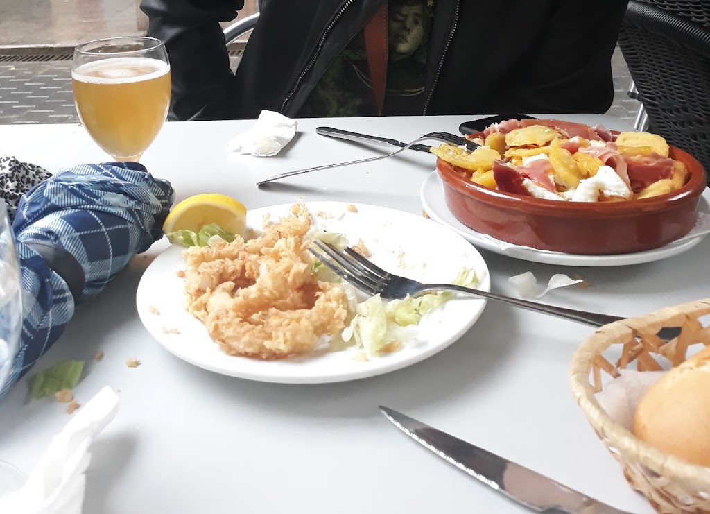 BAR MANEL — Comida y bebida