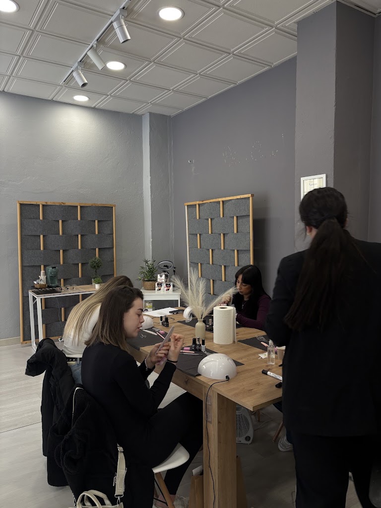 Centro de manicura y formacion Marisa Gamez — Del propietario