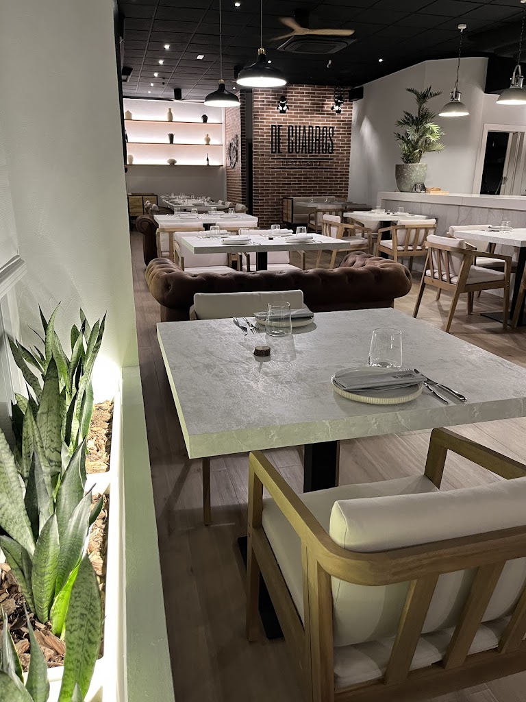 DE CUADROS RESTAURANT