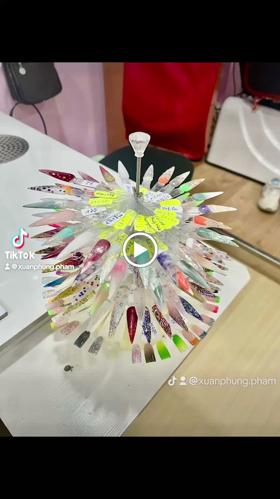 Muy guapa Nails — Videos