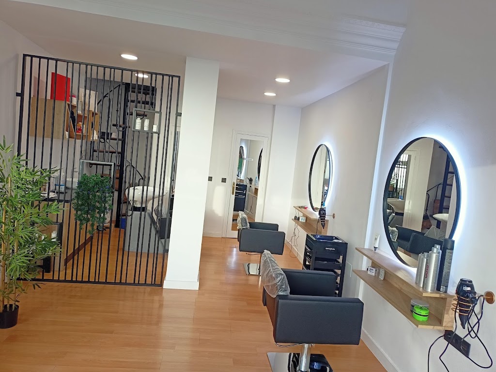 Mari moreno hair salon — Interior