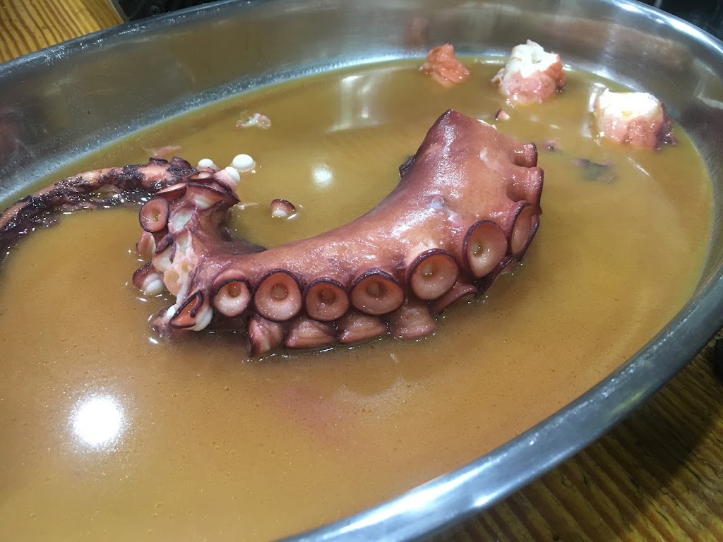 Cerveceria Baviera — Comida y bebida