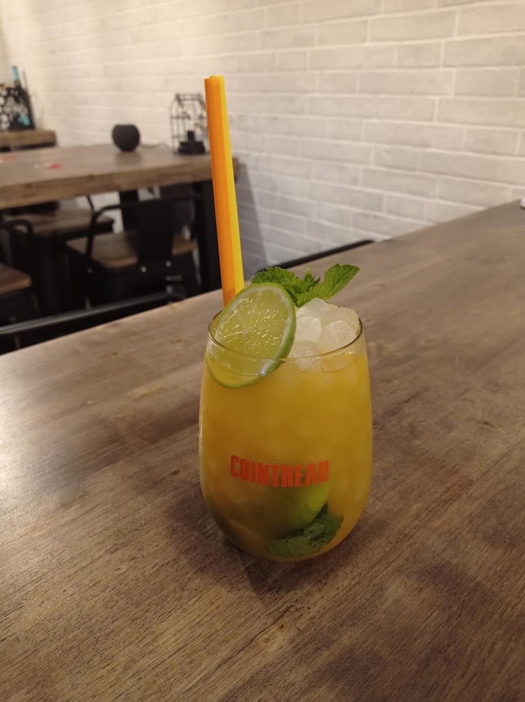 Bar La Estacion — Comida y bebida