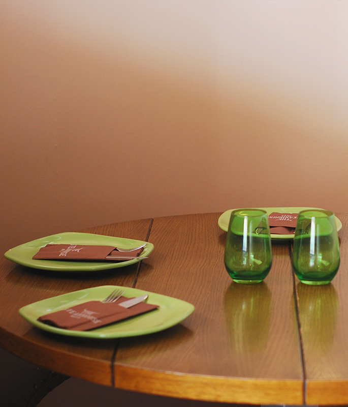 The Steakhouse — Comida y bebida