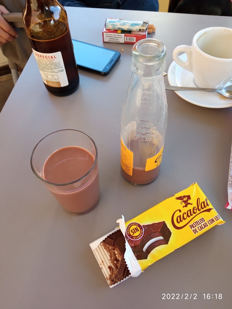 Casa Chela — Comida y bebida