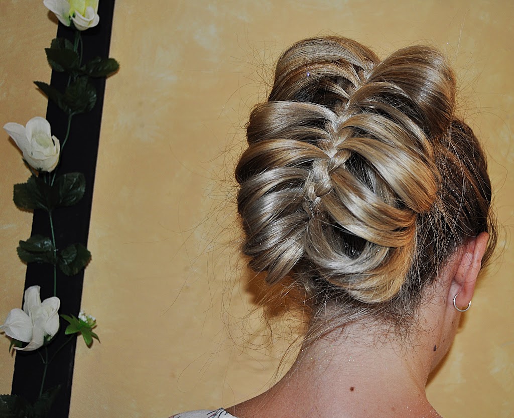 Oasis Hair & Beauty — Peinado