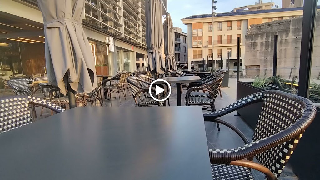 El 33 Bar & Drinks — Videos