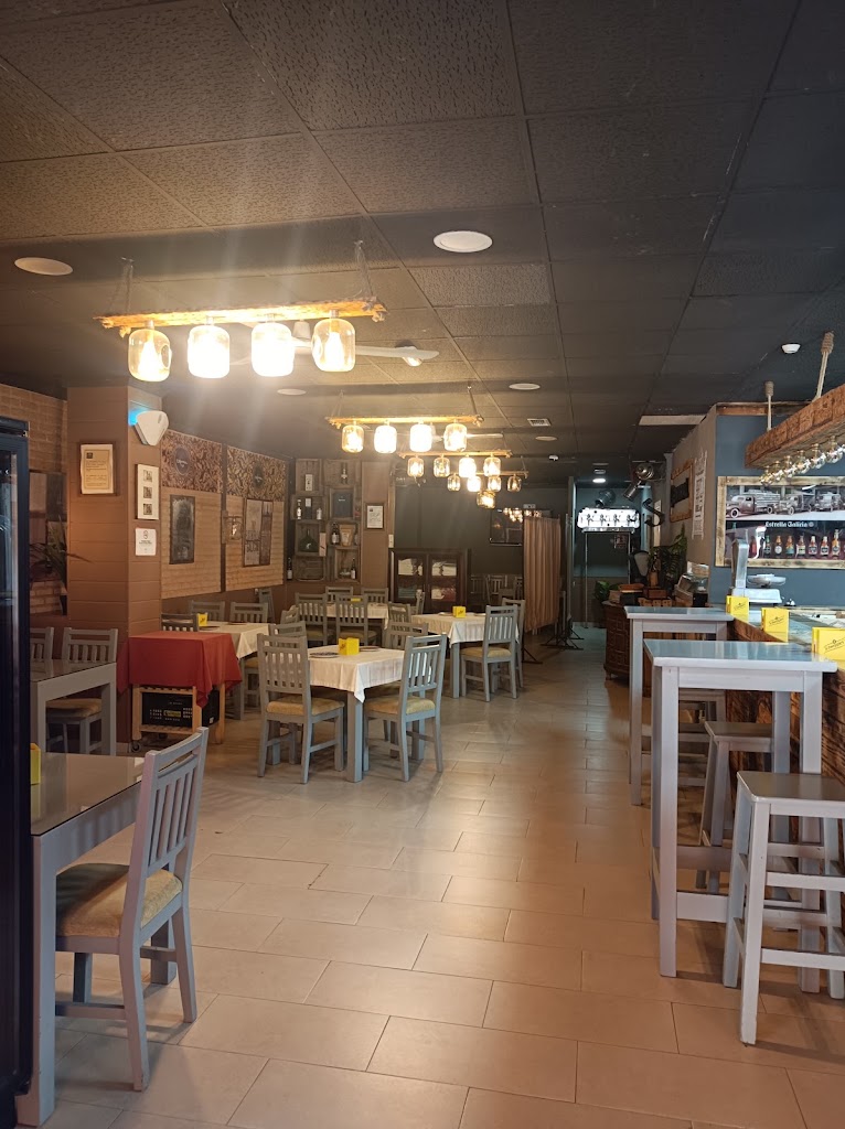 Canas y tapas El Central ecija — Ambiente