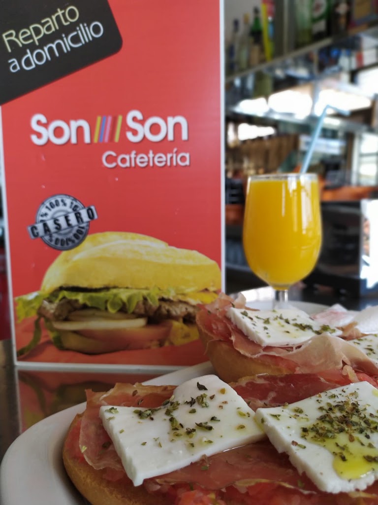 Cafeteria Son Son — Comida y bebida