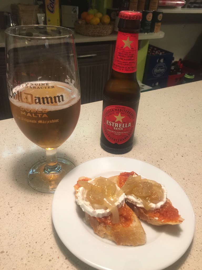 Bar Cafeteria Dos Passos Mes — Comida y bebida