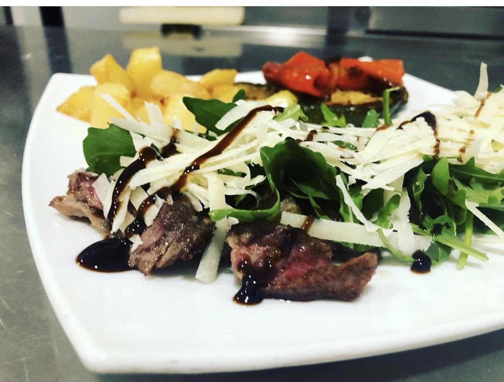URBAN Restaurant — Comida y bebida