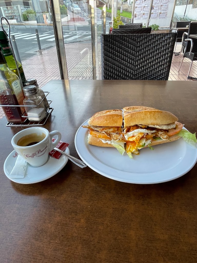 Restaurante Los Danieles — Comida y bebida