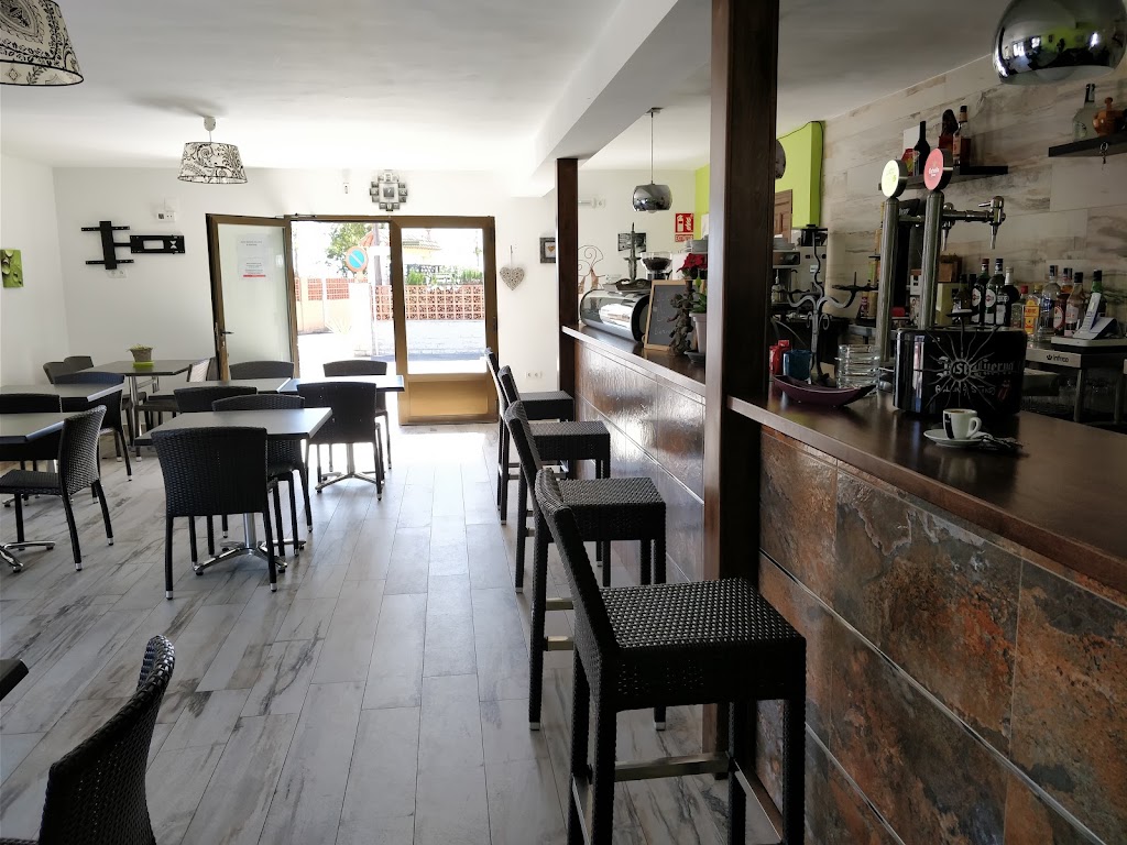Bar Cafeteria Nou Rochil — Ambiente