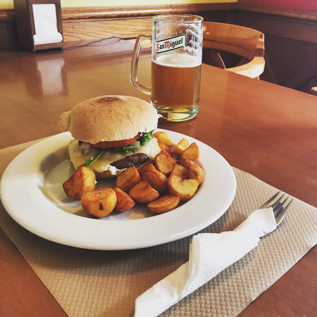 Cafeteria el Divan — Comida y bebida