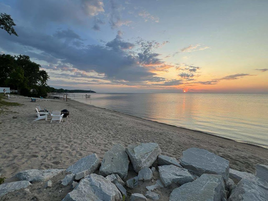  The Painted Pelican Restaurant & Inn