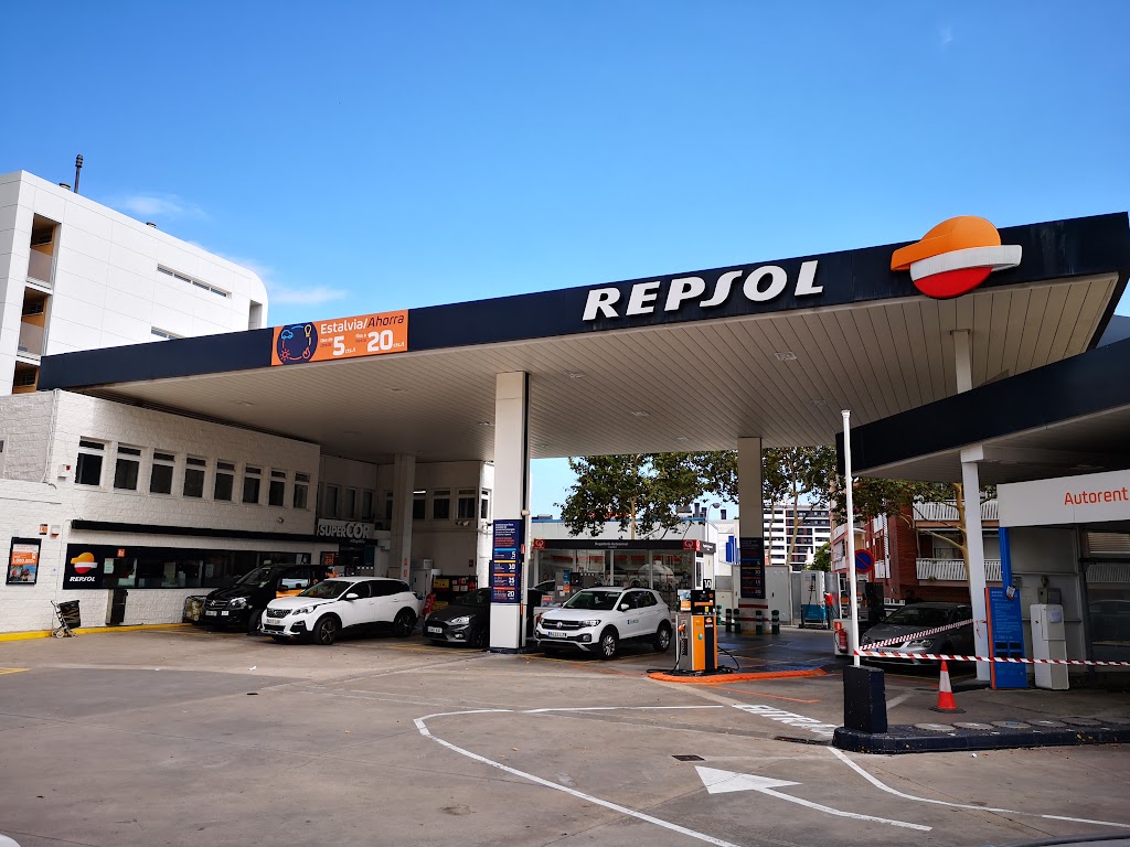 Estacion de Servicio Repsol — Surtidor de combustible