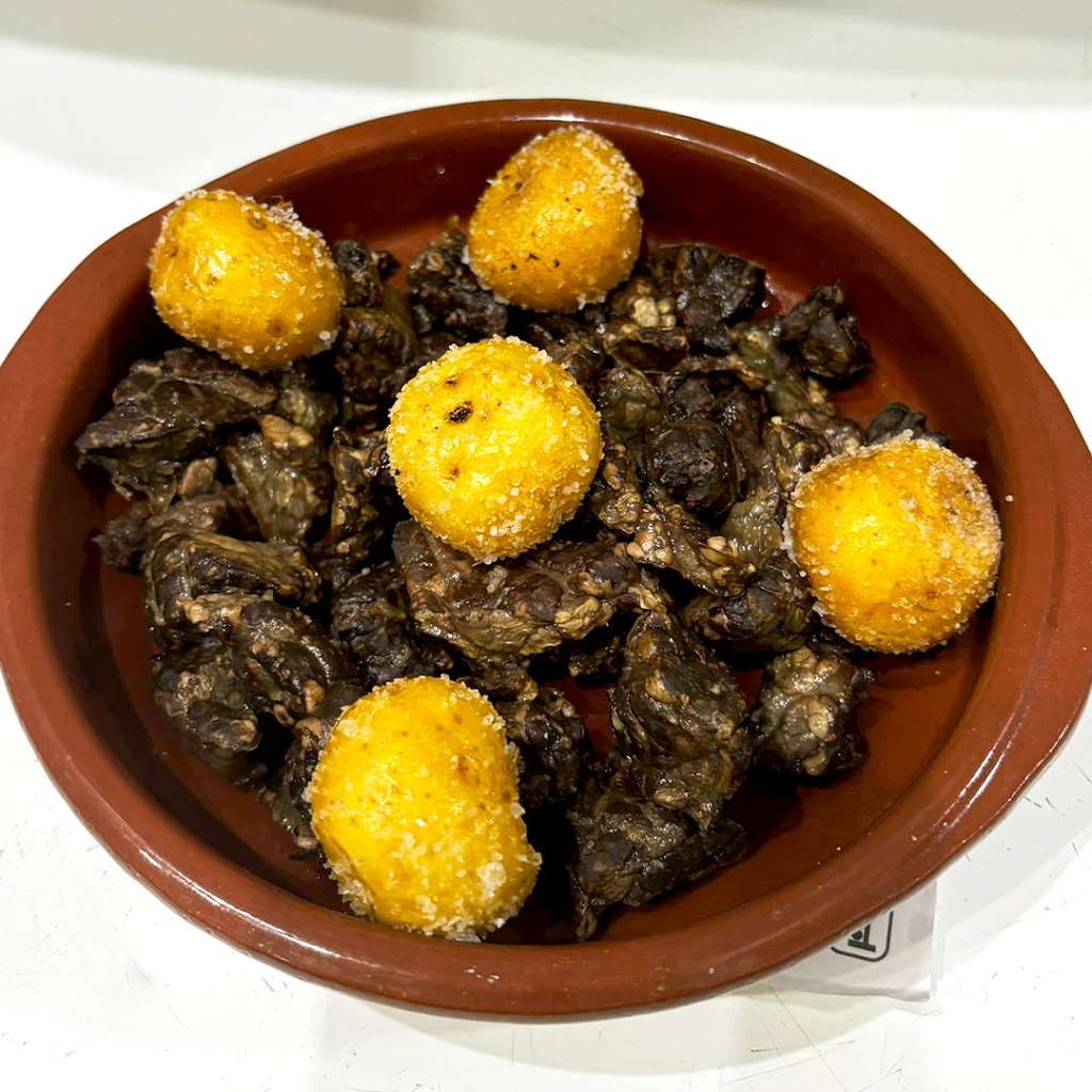 Restaurante Aqui es Cali — Comida y bebida