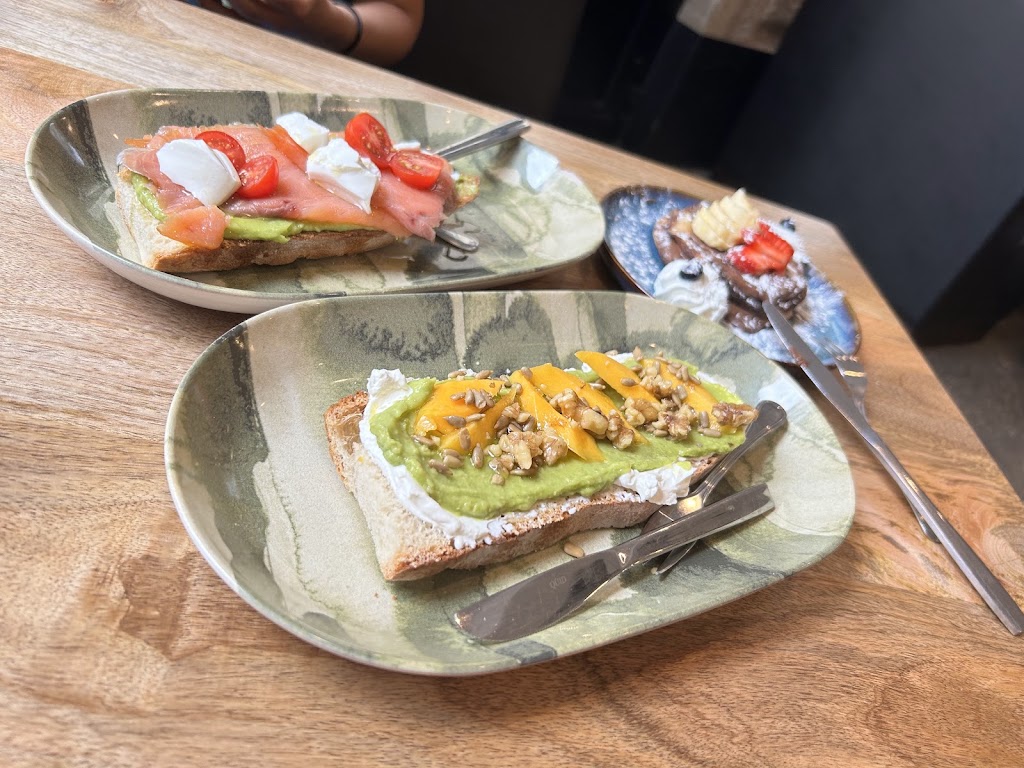Cafeteria taperia Tributo — Comida y bebida