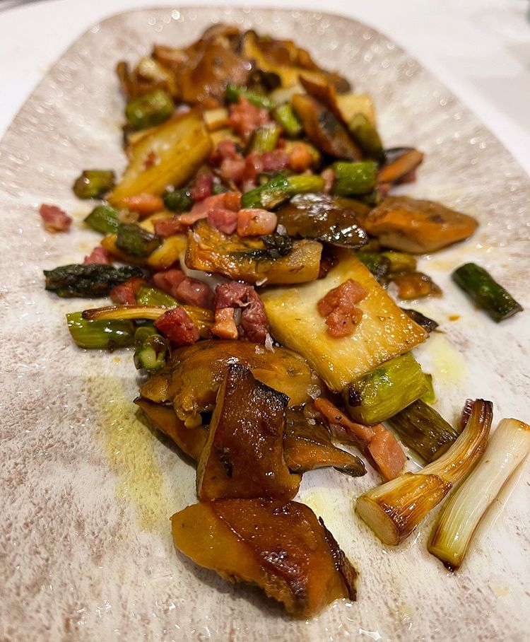 Restaurante Paco Gil — Comida y bebida