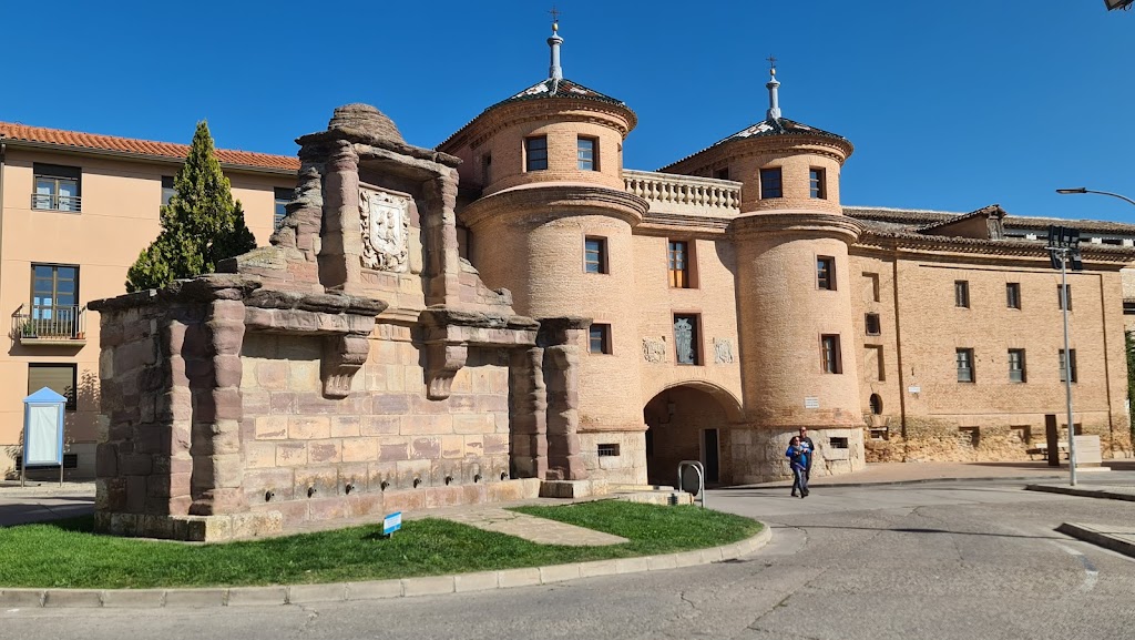 Fuente de los Ocho Canos