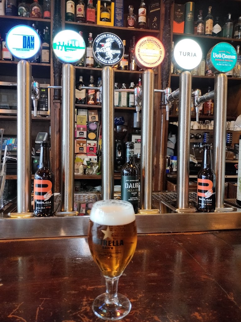 Cafeteria - Cerveceria "EL CORTES" — Comida y bebida