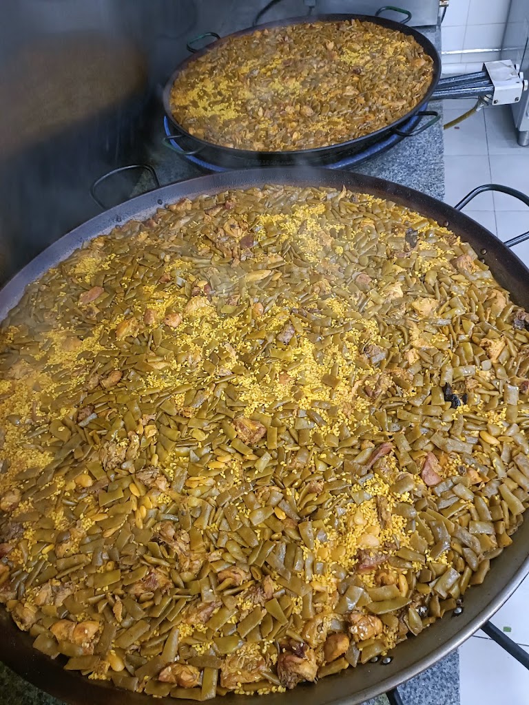 El Perol II — Comida y bebida