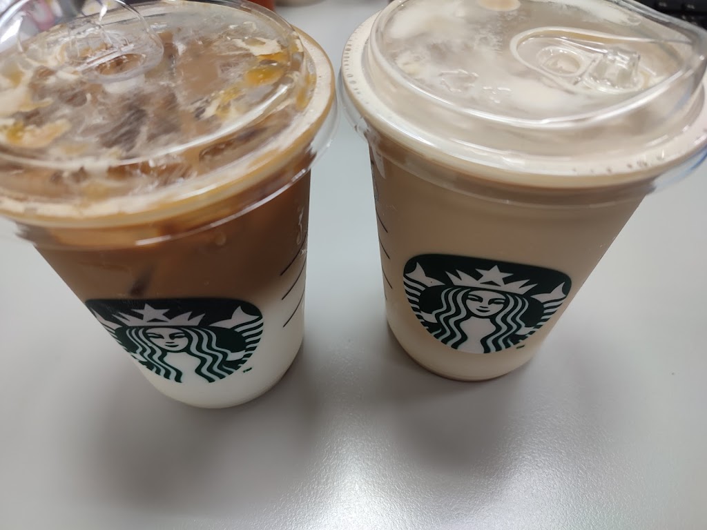 STARBUCKS 星巴克 (環球門市) 的照片