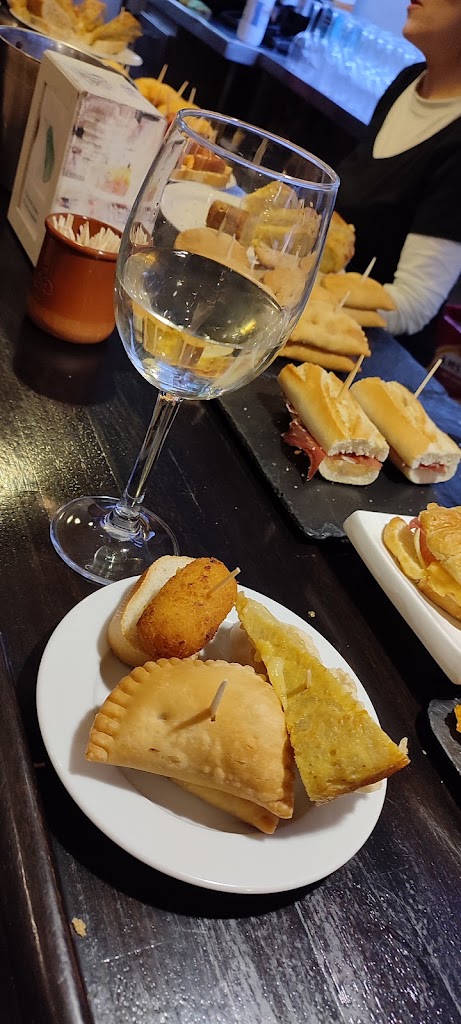 Bar Dury — Comida y bebida
