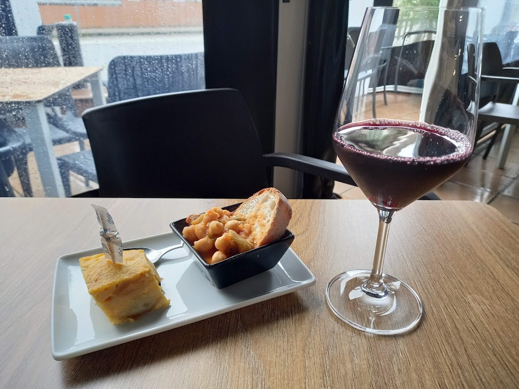 LA CIENAGA — Comida y bebida