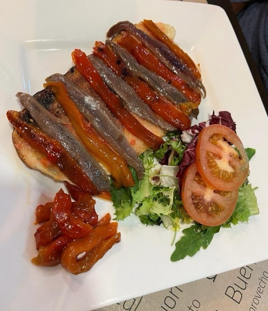 CITADEL Resto & Tapas — Comida y bebida