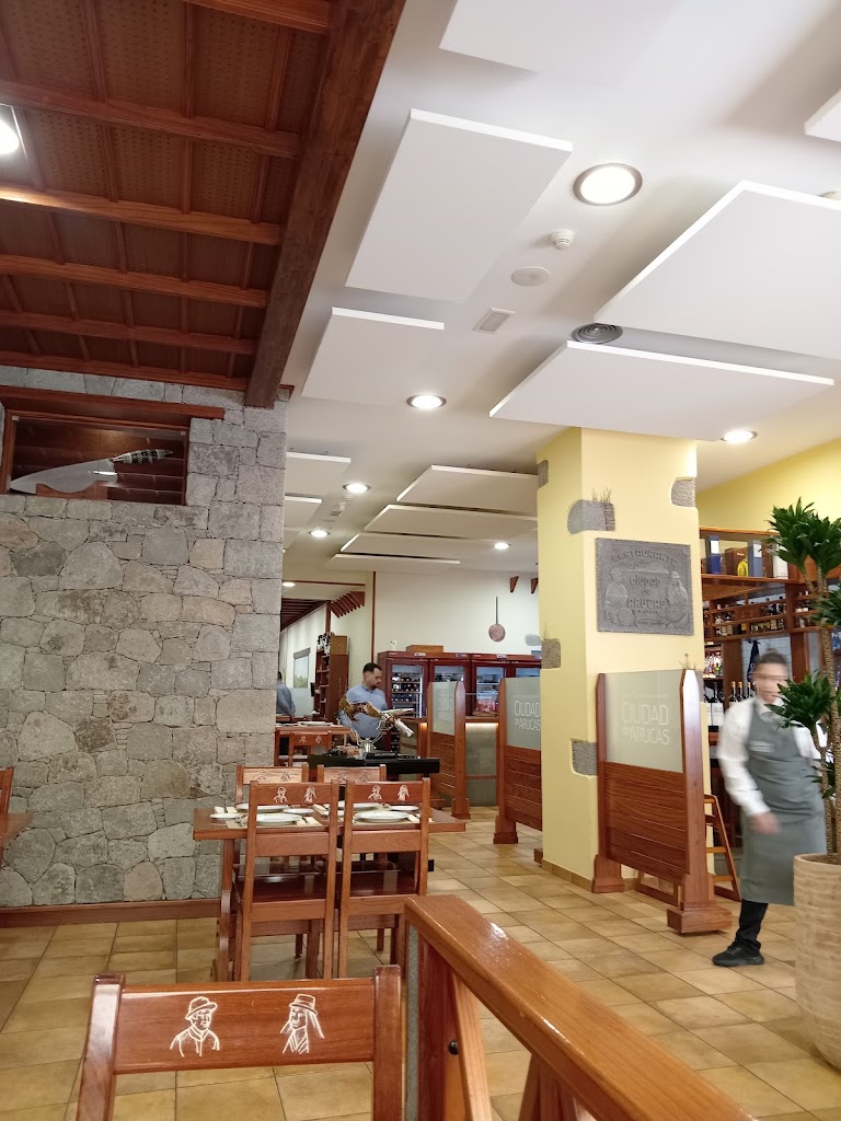 Restaurante Ciudad de Arucas — Ambiente